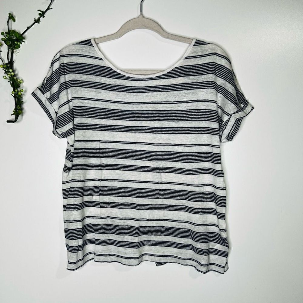 Christian Siriano NY Women's Linen Blouse White Navy Stripes Wooden Butt…